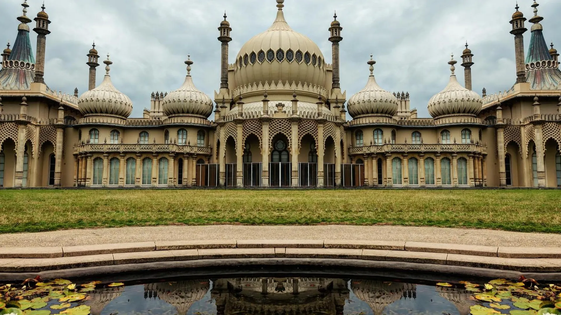 Central Brighton Apartment - 5 Min Walk From Beach And Pier And Within Walking Distance Of The Train Station - Sleeps Up To 6 Guests!