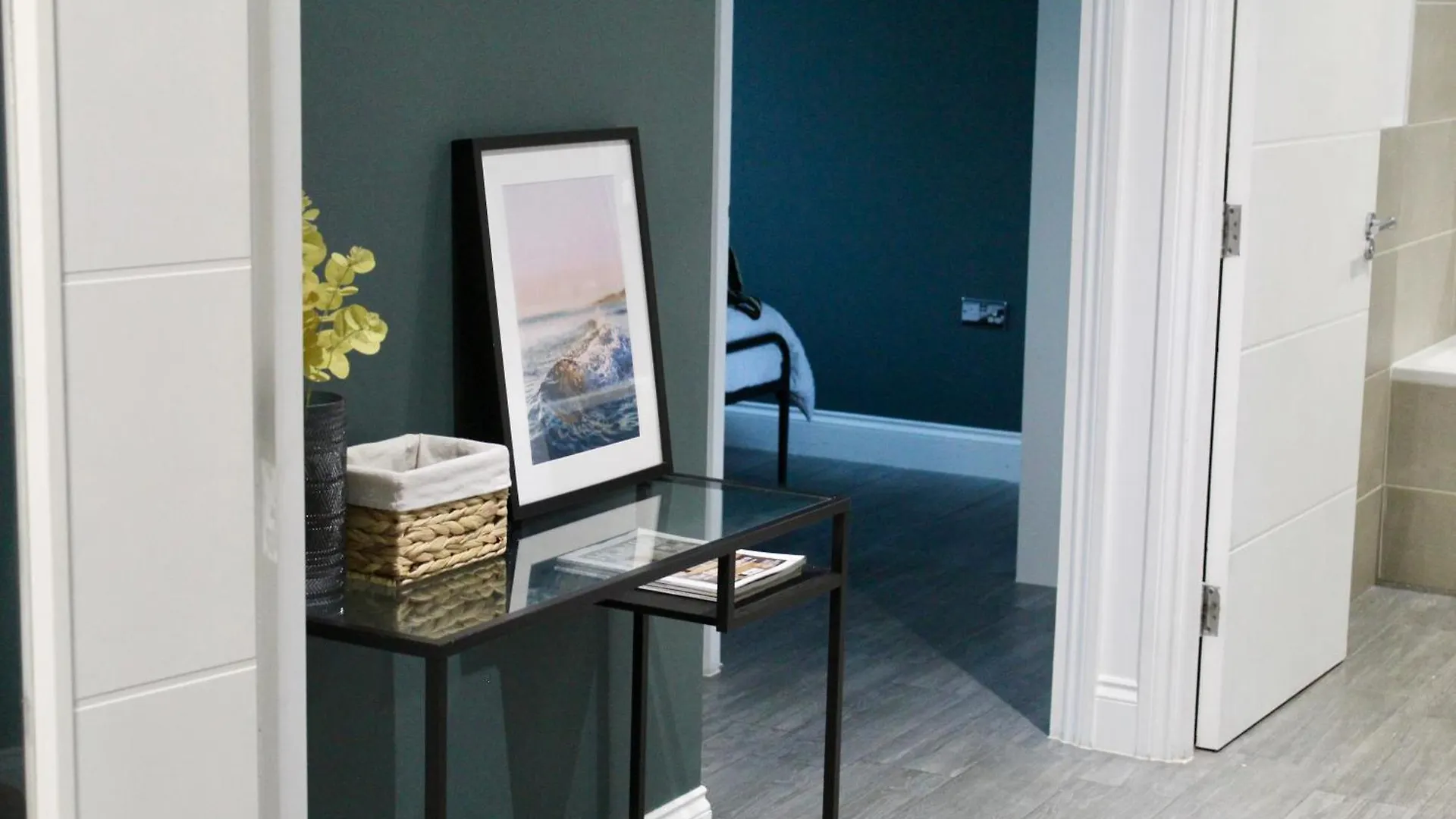Central Brighton Apartment - 5 Min Walk From Beach And Pier And Within Walking Distance Of The Train Station - Sleeps Up To 6 Guests!