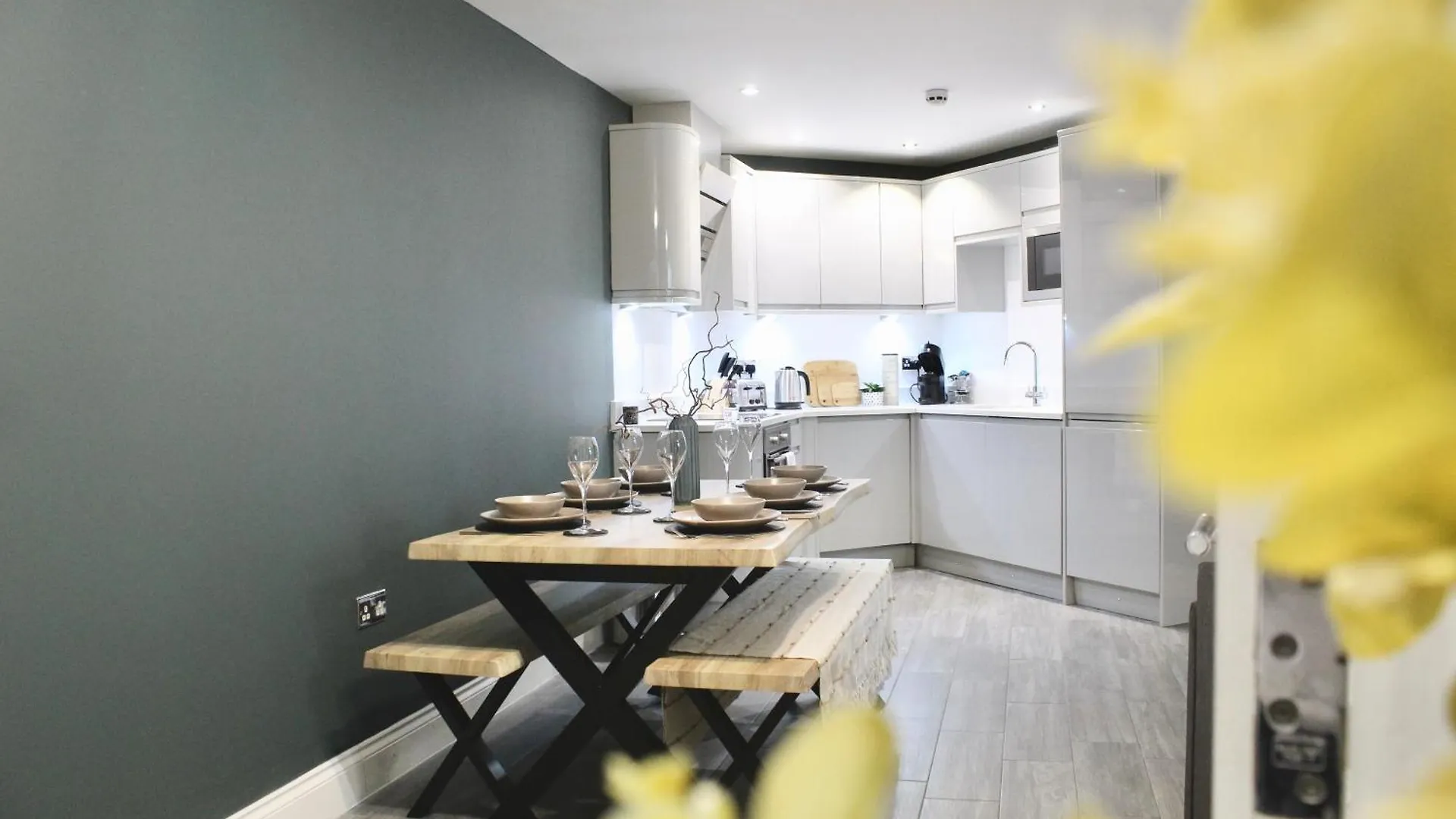 Central Brighton Apartment - 5 Min Walk From Beach And Pier And Within Walking Distance Of The Train Station - Sleeps Up To 6 Guests!