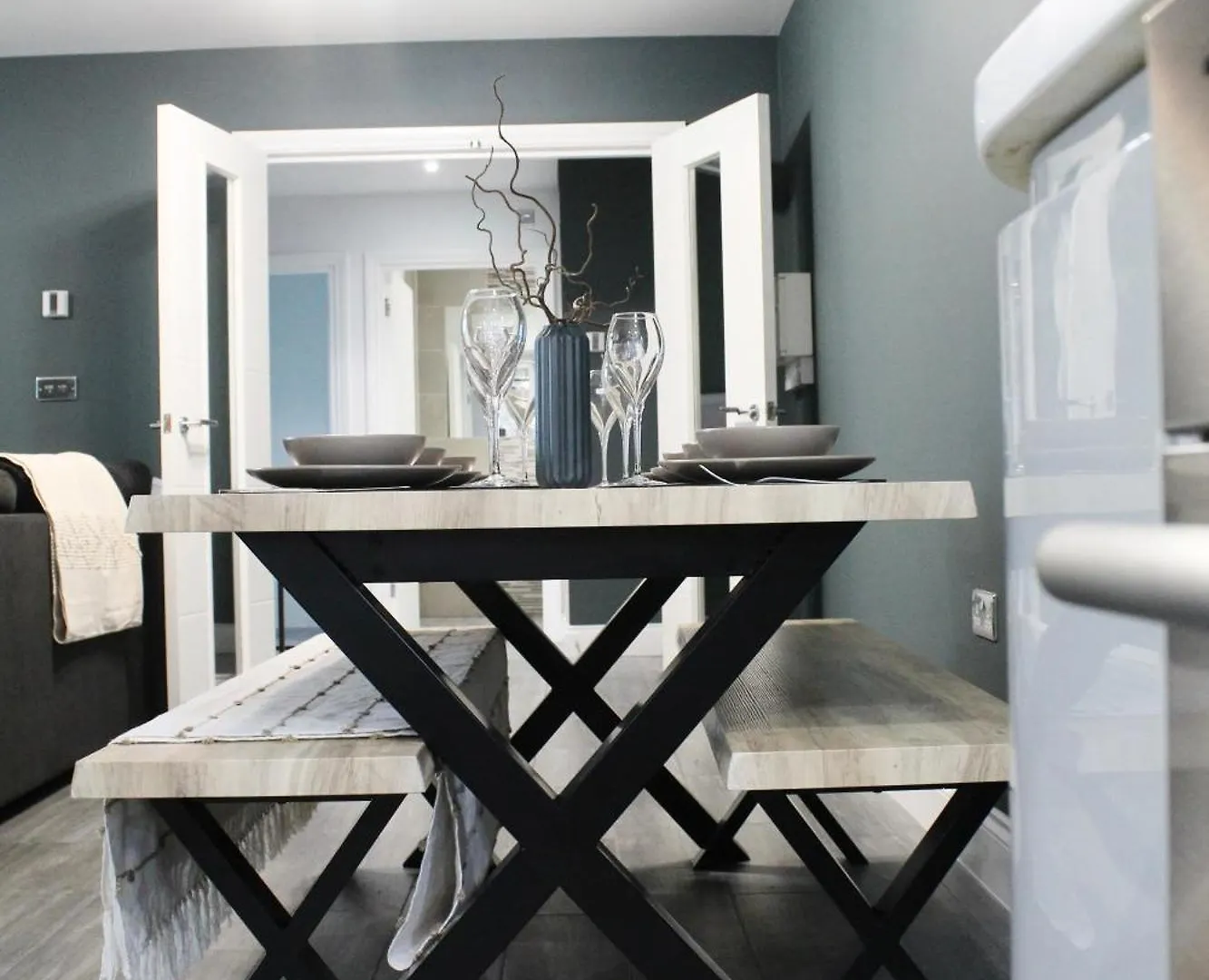 Central Brighton Apartment - 5 Min Walk From Beach And Pier And Within Walking Distance Of The Train Station - Sleeps Up To 6 Guests!