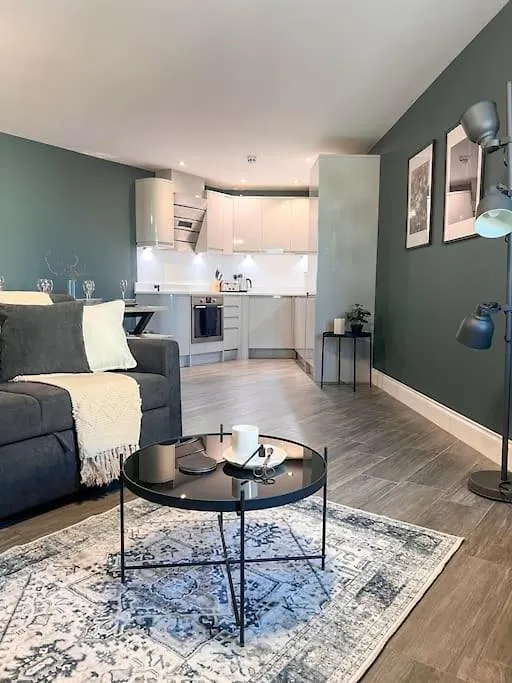 Central Brighton Apartment - 5 Min Walk From Beach And Pier And Within Walking Distance Of The Train Station - Sleeps Up To 6 Guests! location
