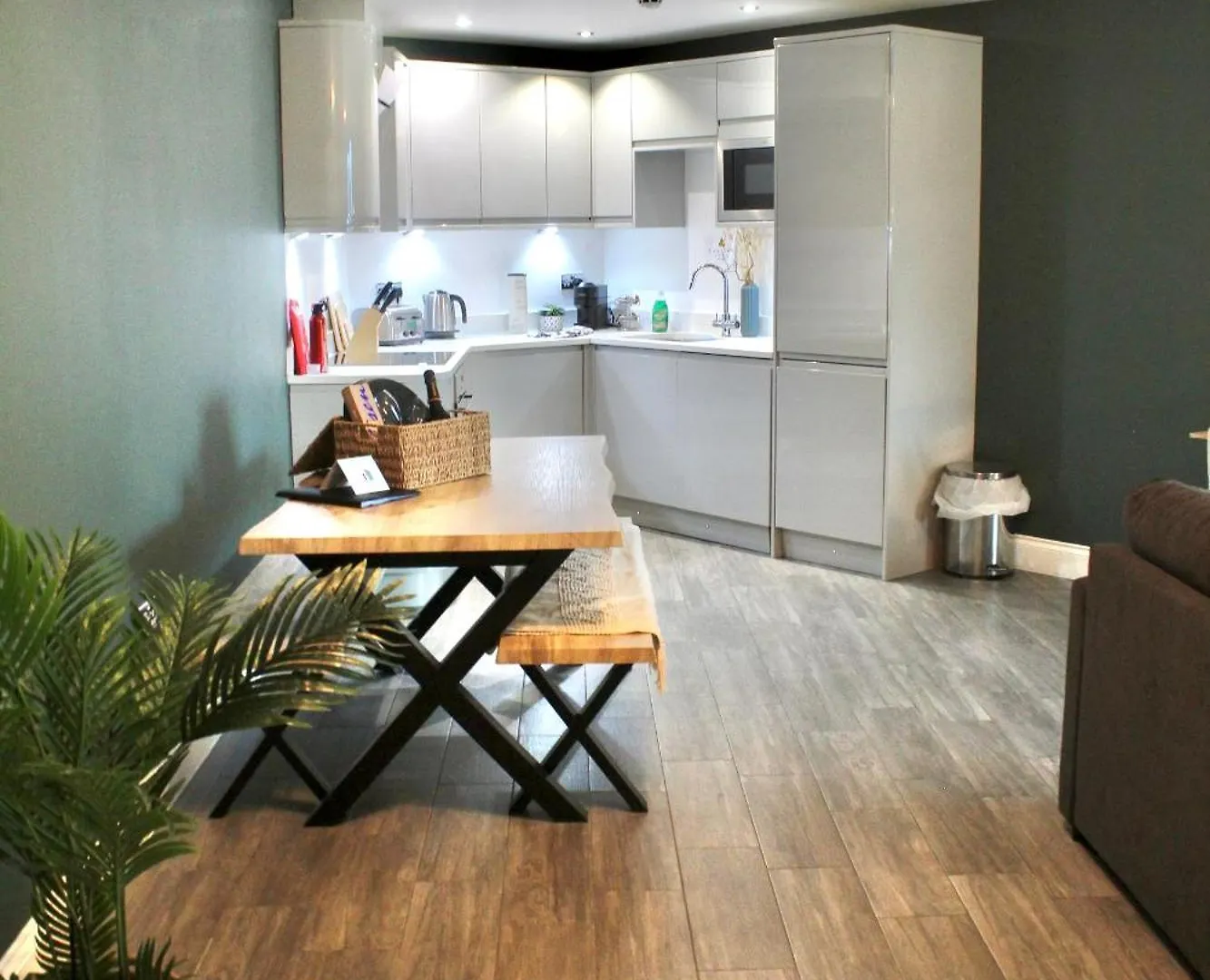 Central Brighton Apartment - 5 Min Walk From Beach And Pier And Within Walking Distance Of The Train Station - Sleeps Up To 6 Guests!
